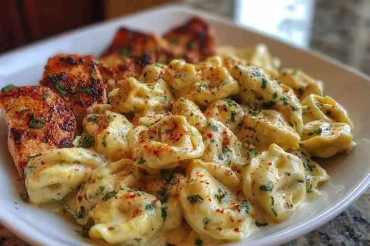 Spicy Garlic Chicken Tortellini in Cheesy Alfredo Cream