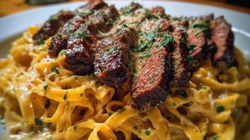 Velveeta Steak Fettuccine with Garlic Butter Cream Sauce