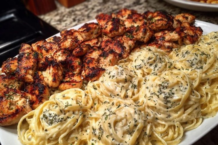 Creamy Garlic Butter Chicken & Linguine in Alfredo Sauce
