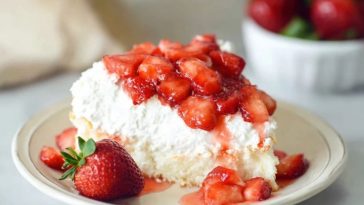 Light Angel Food Cake with Juicy Strawberries