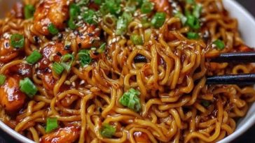 Sticky Garlic Chicken Noodles