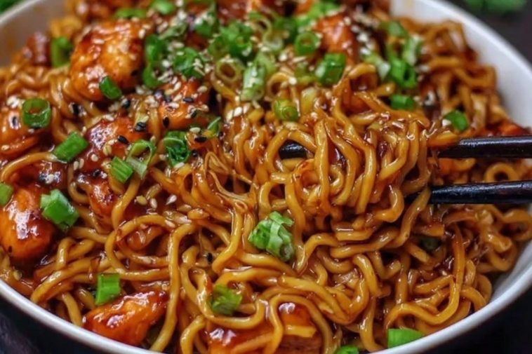 Sticky Garlic Chicken Noodles