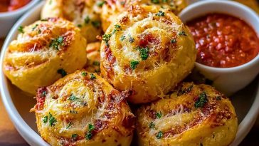 Garlic Parmesan Pizza Rolls