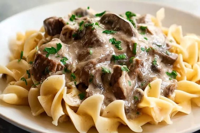 Hearty Slow Cooker Beef Stroganoff
