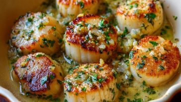 Garlic Lemon Butter Seared Scallops