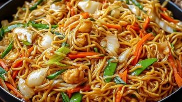 Chow Mein with the Best Chow Mein Sauce