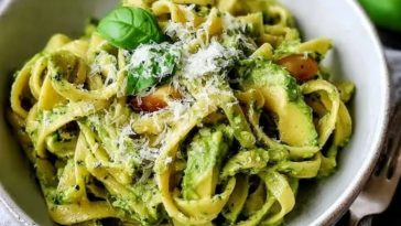 Creamy 15 Minute Avocado Pasta