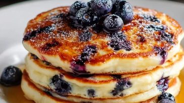 Easy Blueberry Pancakes