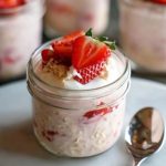 Strawberry Cheesecake Overnight Oats