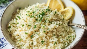 Irresistibly Delicious Greek Rice
