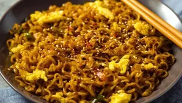 Sweet & Spicy Ramen Noodle Stir Fry