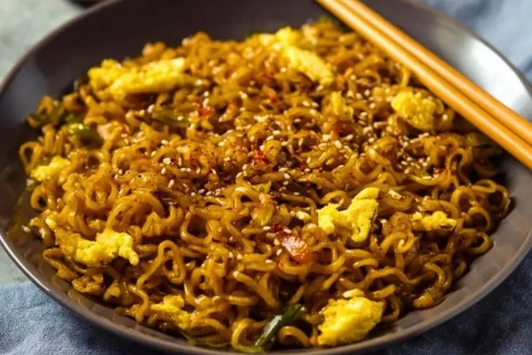 Sweet & Spicy Ramen Noodle Stir Fry